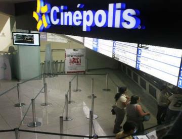 Reaccionan al cobro adicional en el cine