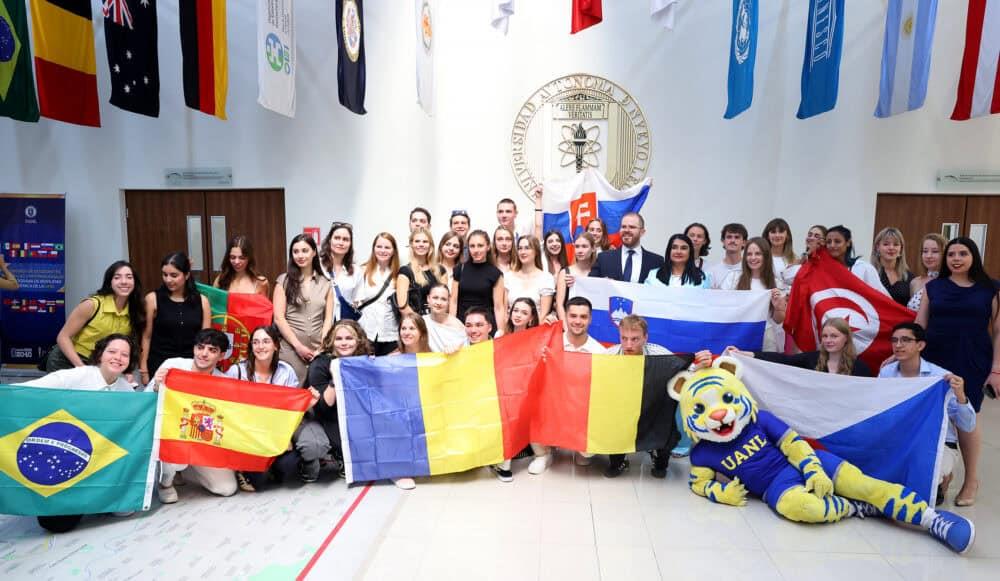 Dan bienvenida a estudiantes de intercambio académico