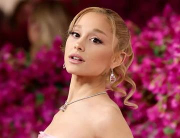 Confirma Ariana Grande su regreso a los escenarios
