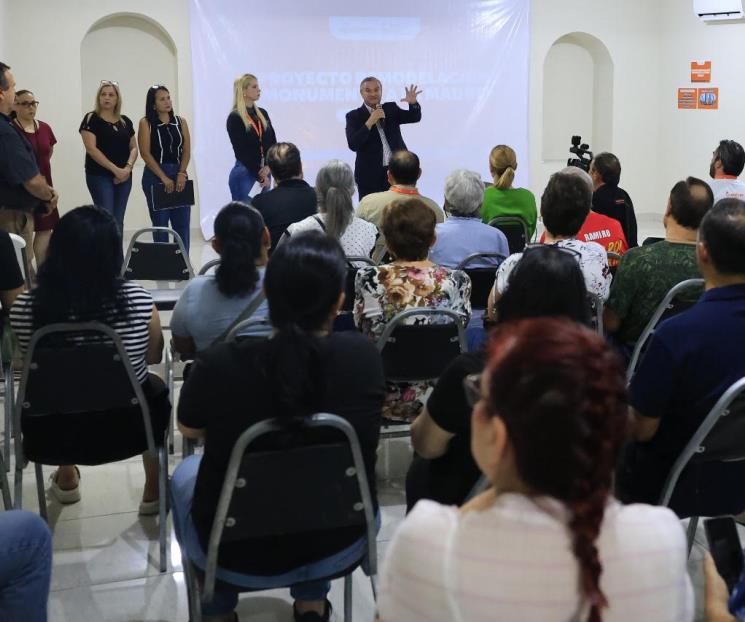 Presenta Héctor proyecto de plaza pública vanguardista Presenta Héctor proyecto de plaza pública vanguardista