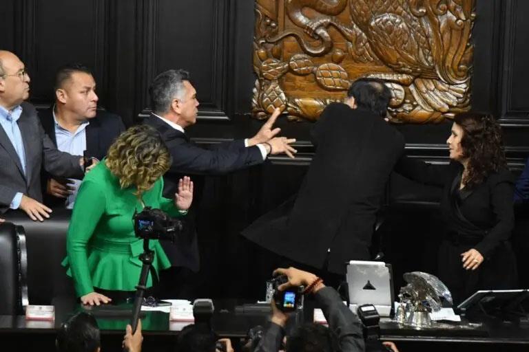 Dedican usuarios corrido a Alito Dedican usuarios corrido a Alito