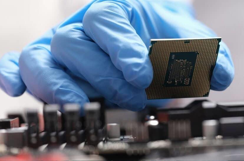 Prev&eacute;n comenzar a producir semiconductores en 2026