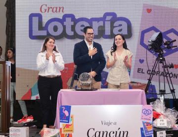Participan mil 100 mujeres de Santiago en ‘Gran Lotería DIF 2025’
