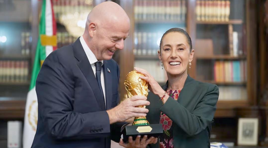 Lleva Infantino la Copa del Mundo a Sheinbaum Lleva Infantino la Copa del Mundo a Sheinbaum