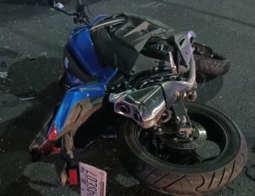 Muere motociclista tras chocar contra auto en Monterrey