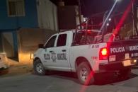 Atacan a balazos a sujeto frente a tienda