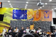 Juego de leyendas sin M&aacute;rquez y sin Iniesta