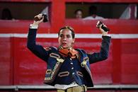 Cortan orejas en aniversario de la  Monumental Monterrey