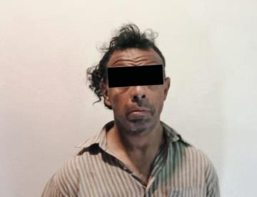 Cae por presuntamente abusar de cajera