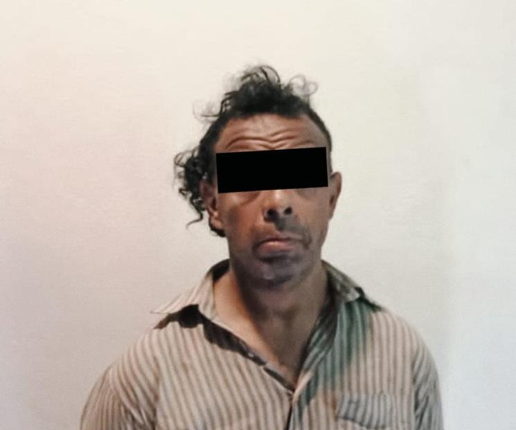 Cae por presuntamente abusar de cajera