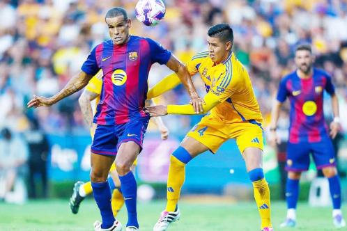 Dan leyendas de Tigres y Barca una noche nostálgica en el Uni