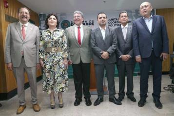 Extiende Cámara Baja mandato de la Mesa Directiva