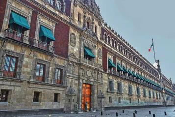 Aumentan adjudicaciones directas en primer año de Sheinbaum