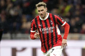 Santiago Giménez confirma que seguirá en el Milán