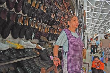 Imponen sanciones al calzado chino