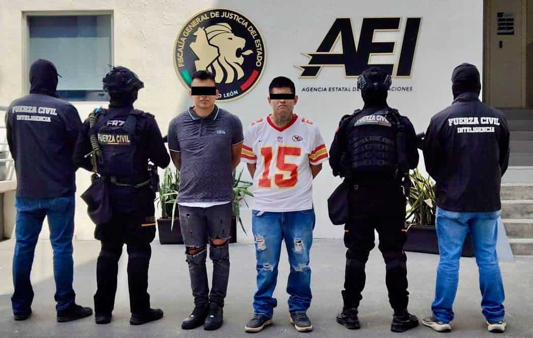 En posesión de droga, dos hombres fueron detenidos por policías de Fuerza Civil, en el municipio de Monterrey.