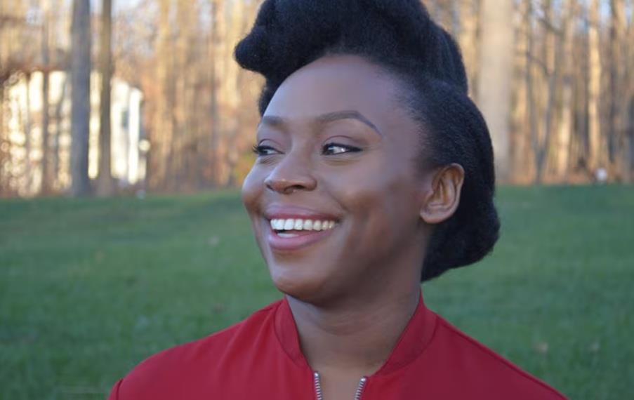 La escritora Chimamanda Ngozi vuelve a la ficción