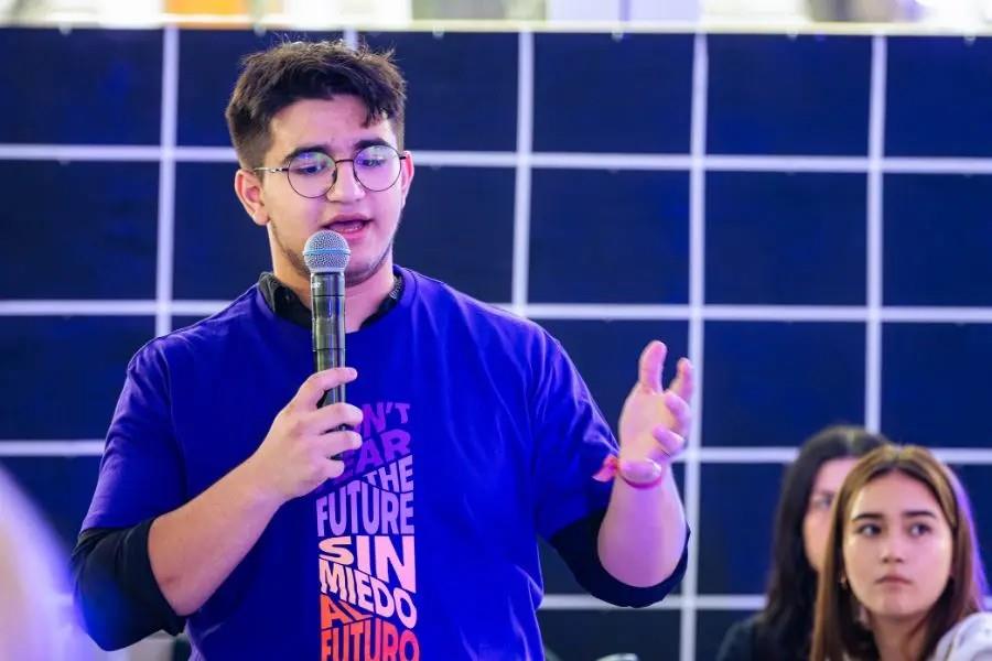Imaginando el mañana: jóvenes construyen un futuro optimista Imaginando el mañana: jóvenes construyen un futuro optimista