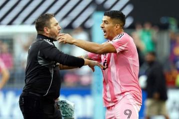 Se disculpa Luis Suárez por escupitajo