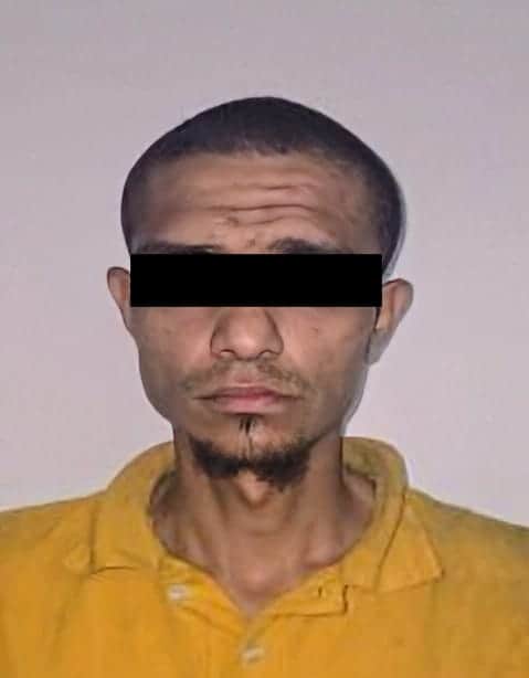 Elementos de la Agencia Estatal de Investigaciones arrestaron a un presunto homicida, quien junto con dos cómplices privaron de la vida a dos personas el pasado mes de abril en la Colonia Alianza Real, en Escobedo.