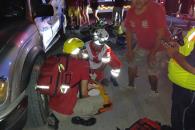 Choca en su moto y sale herido Choca en su moto y sale herido
