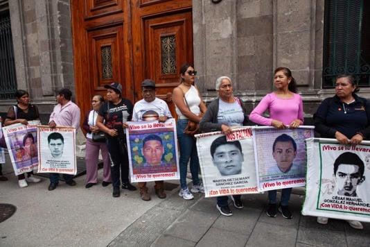 Padres de los 43 se reúnen con Sheinbaum: ´No hay avances´ Padres de los 43 se reúnen con Sheinbaum: ´No hay avances´
