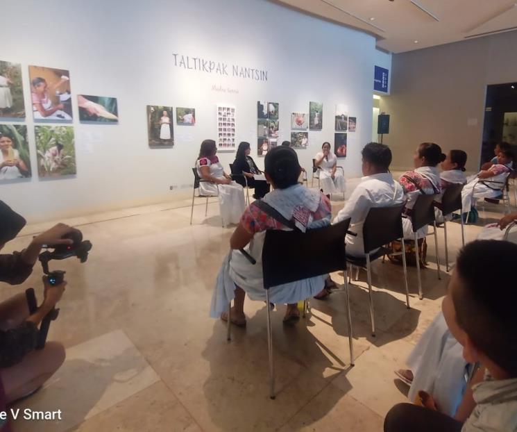 Reconocen con exposición a mujeres masehuales de Puebla
