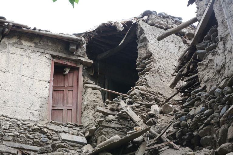 Vuelve a sufrir Afganistán tras réplicas del sismo Vuelve a sufrir Afganistán tras réplicas del sismo