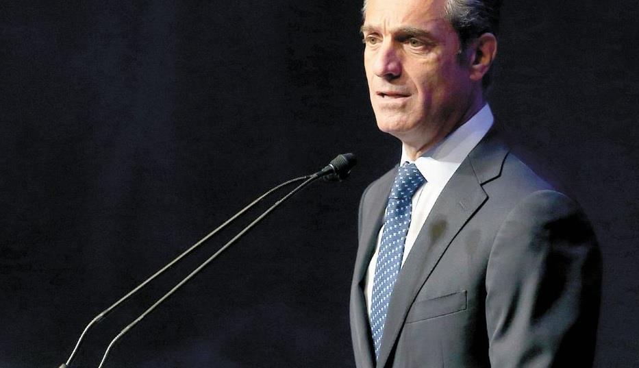 Mejorar&aacute;n ingresos de mexicanos si llega m&aacute;s capital: Slim Domit