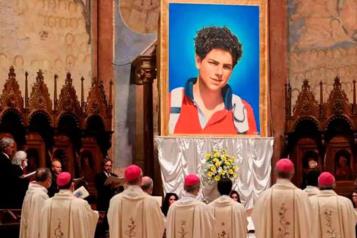 Canonizan a Carlo Acutis como el primer santo milenial