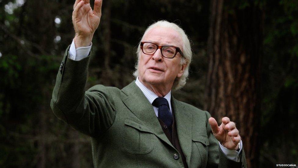 Michael Caine saldría del retiro para grabar su última película