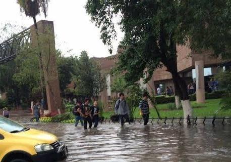 Suspende UANL clases presenciales por lluvias; serán en línea Suspende UANL clases presenciales por lluvias; serán en línea
