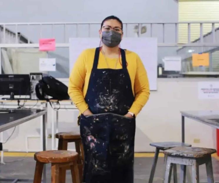 Muestra corto los efectos del confinamiento en maestra universitaria Muestra corto los efectos del confinamiento en maestra universitaria