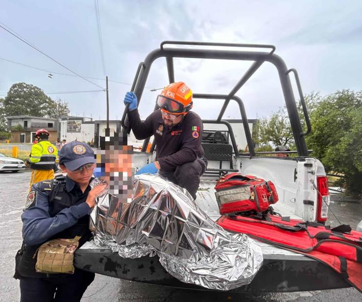 Resulta con fractura tras caer a río Resulta con fractura tras caer a río