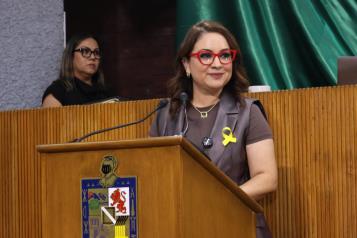 Aprueban convocar a mesas de trabajo para tema de plásticos