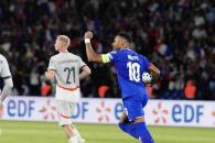 Se imponen Francia e Inglaterra en Eliminatorias Europeas Se imponen Francia e Inglaterra en Eliminatorias Europeas