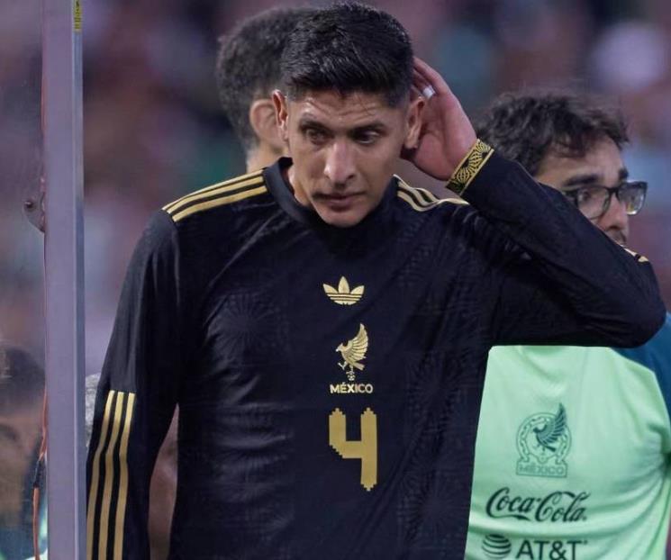 Edson Álvarez, a reserva de su club Edson Álvarez, a reserva de su club