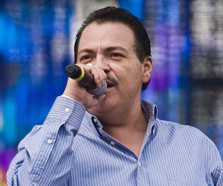 Hospitalizan a Julio Preciado por neumonía