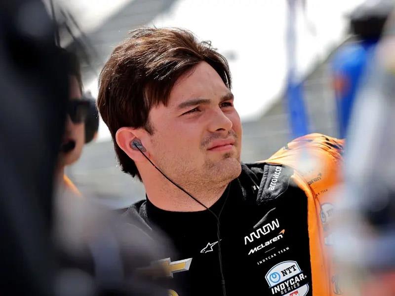 &acute;Pato&acute; O&acute;Ward rueda con un McLaren de F1