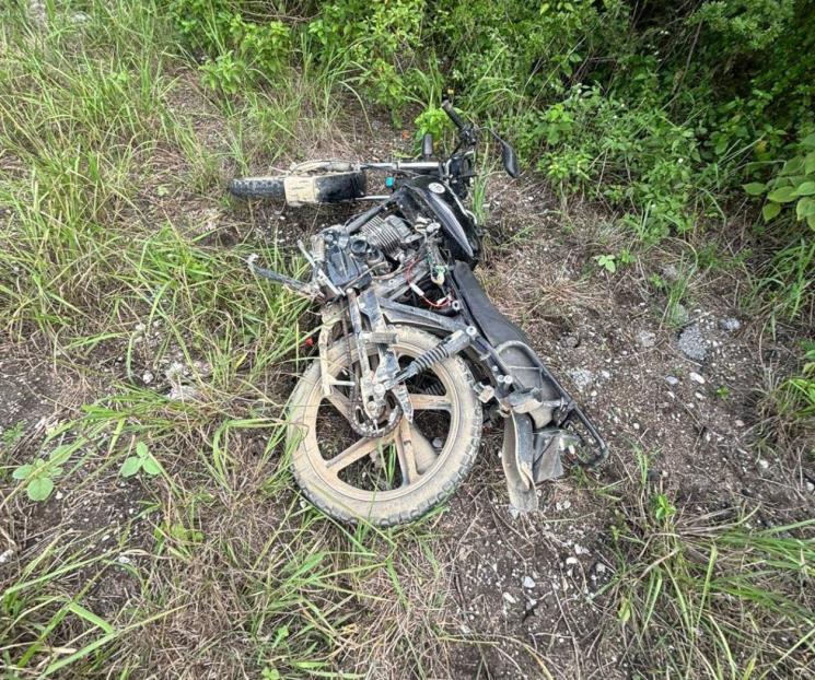 Fallece motociclista tras choque con camioneta