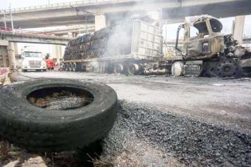 Sube a 13 el número de víctimas por explosión de pipa 