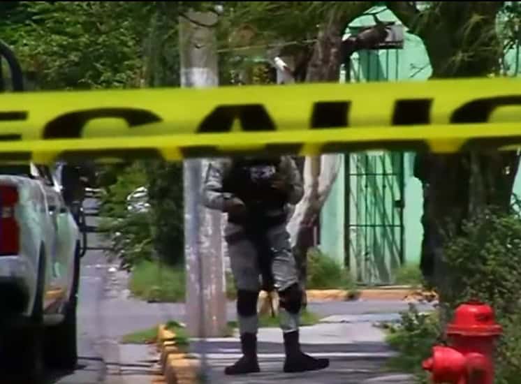 Elementos de la Guardia Nacional, realizaron un impresionante operativo en el sector San Bernabé en la zona norte de Monterrey, donde aseguraron un inmueble.