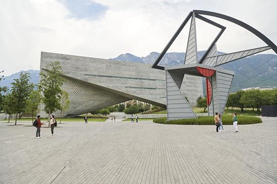 CRGS-UDEM: Epicentro de innovación artística y arquitectónica en AL CRGS-UDEM: Epicentro de innovación artística y arquitectónica en AL