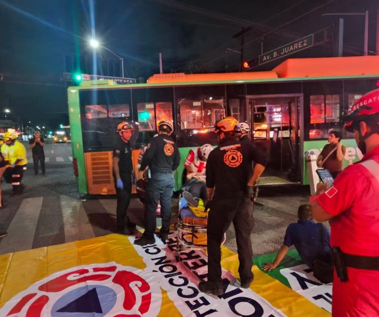 Choque de camión deja más de 12 lesionados