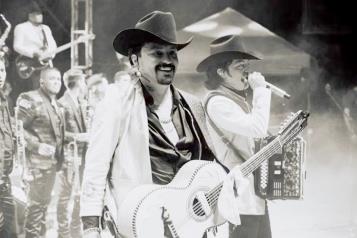 Donan artistas para apoyar a v&iacute;ctimas de Iztapalapa