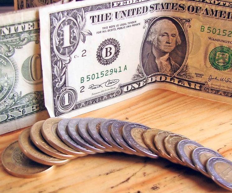 Dólar abre la semana en 18.41 pesos al mayoreo Dólar abre la semana en 18.41 pesos al mayoreo