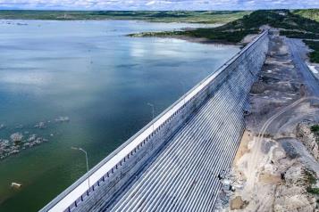 Recorre Samuel vía aérea las presas de Nuevo León