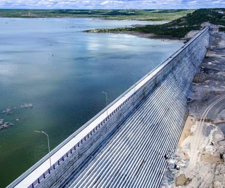 Recorre Samuel vía aérea las presas de Nuevo León