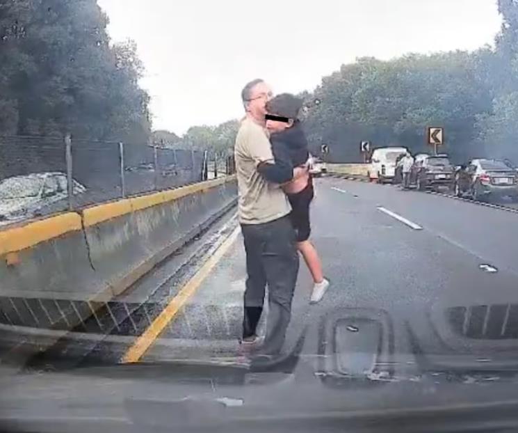 Rescata colaborador de Noroña a menor tras accidente Rescata colaborador de Noroña a menor tras accidente