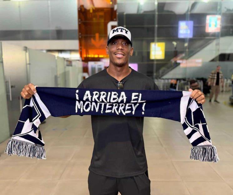 Llega Anthony Martial a Monterrey
